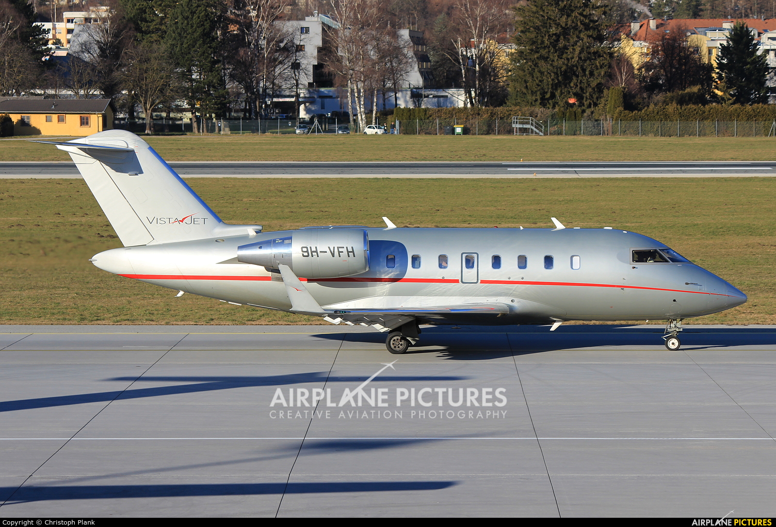 Vistajet 9H-VFH aircraft at Innsbruck
