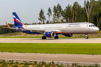 VP-BTK - Aeroflot Airbus A321