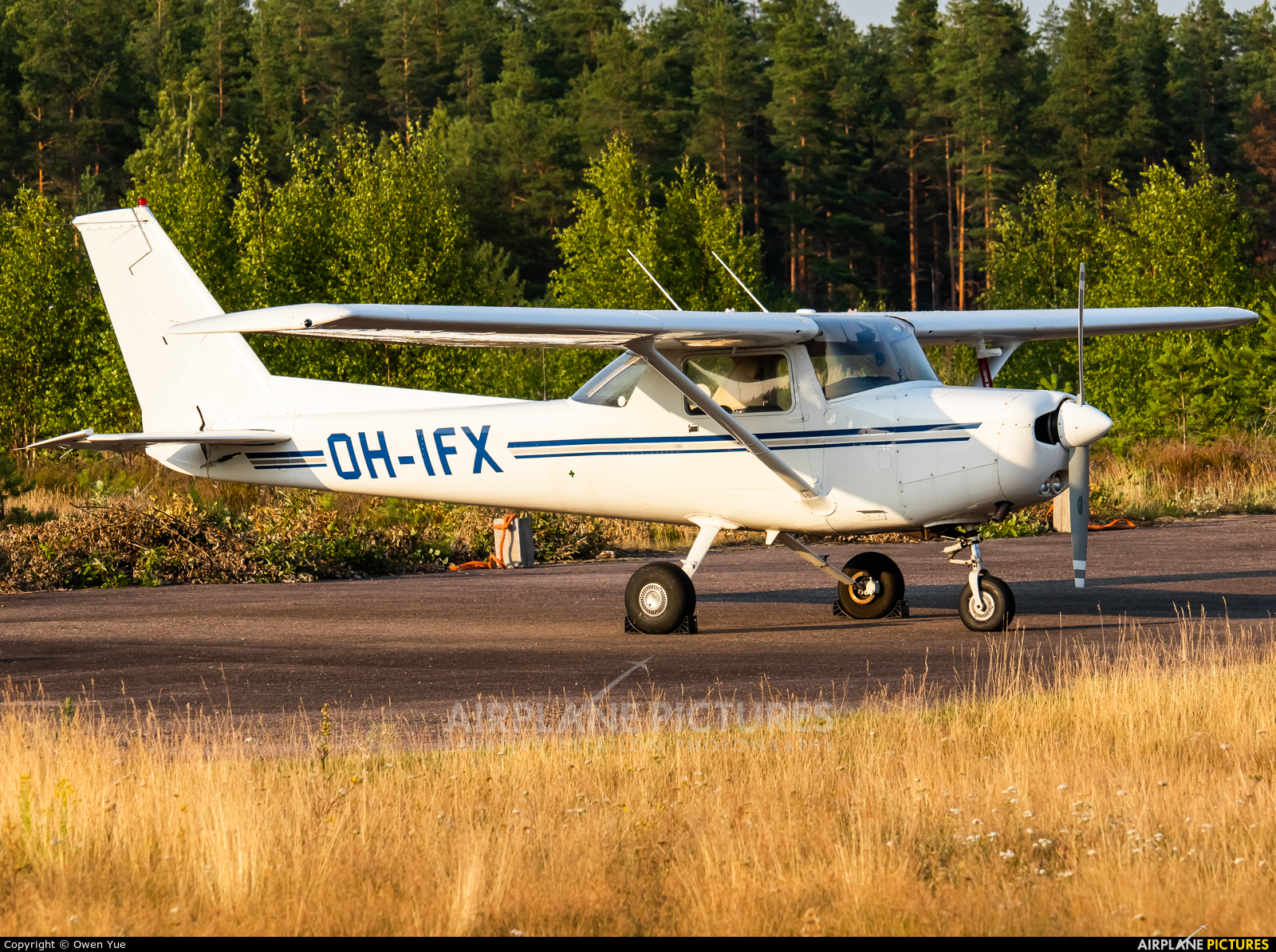Private OH-IFX aircraft at Nummela