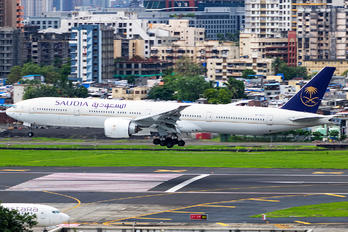 HZ-AK32 - Saudi Arabian Airlines Boeing 777-31H(ER)