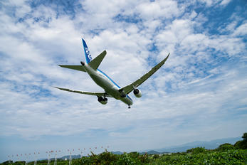 JA835A - ANA - All Nippon Airways Boeing 787-8 Dreamliner