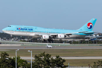 HL7642 - Korean Air Boeing 747-8
