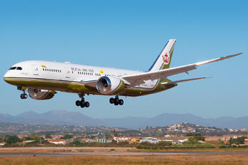 V8-OAS - Brunei Government Boeing 787-8 Dreamliner
