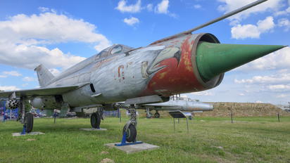 8905 - Poland - Navy Mikoyan-Gurevich MiG-21bis