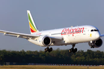 ET-AXS - Ethiopian Airlines Boeing 787-9 Dreamliner