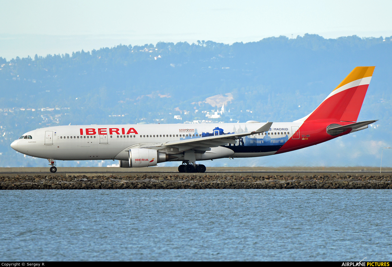 Iberia EC-MKI aircraft at San Francisco Intl