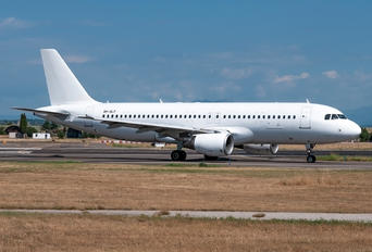 9H-SLF - SmartLynx Airbus A320