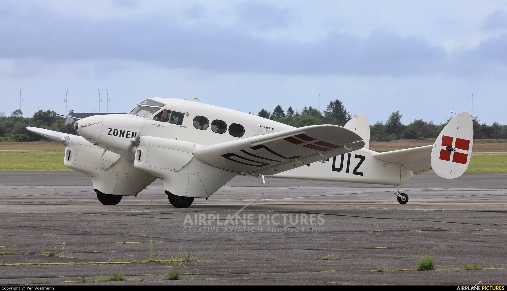 Private OY-DIZ aircraft at Karup