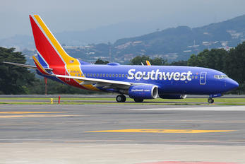 N7842A - Southwest Airlines Boeing 737-700