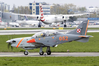 052 - Poland - Air Force "Orlik Acrobatic Group" PZL 130 Orlik TC-1 / 2