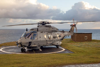 MM81598 - Italy - Navy NH Industries NH90 NFH