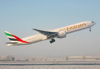 A6-EBY - Emirates Airlines Boeing 777-300ER
