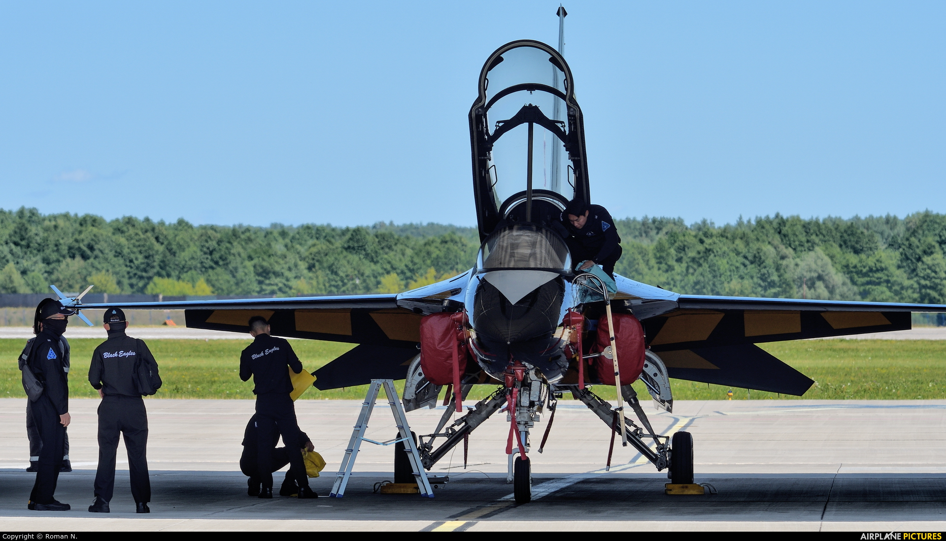 Korea (South) - Air Force: Black Eagles 10-0056 aircraft at Dęblin