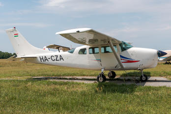 HA-CZA - Untitled Cessna 205