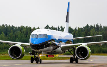 YL-CSJ - Air Baltic Bombardier CS300