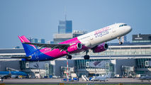 HA-LXP - Wizz Air Airbus A321 aircraft