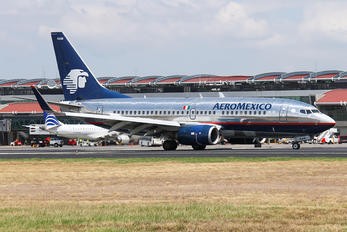 XA-NAM - Aeromexico Boeing 737-700