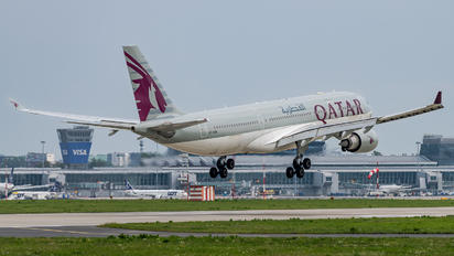 A7-ACM - Qatar Airways Airbus A330-200