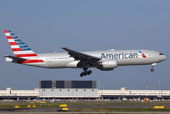 N766AN - American Airlines Boeing 777-200ER
