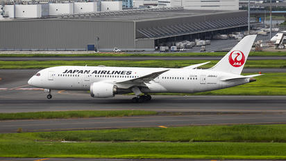 JA844J - JAL - Japan Airlines Boeing 787-8 Dreamliner