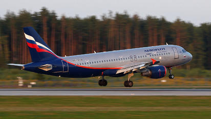 RA-73738 - Aeroflot Airbus A320