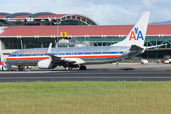 N932AN - American Airlines Boeing 737-800