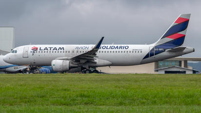 CC-BFL - LAN Airlines Airbus A320
