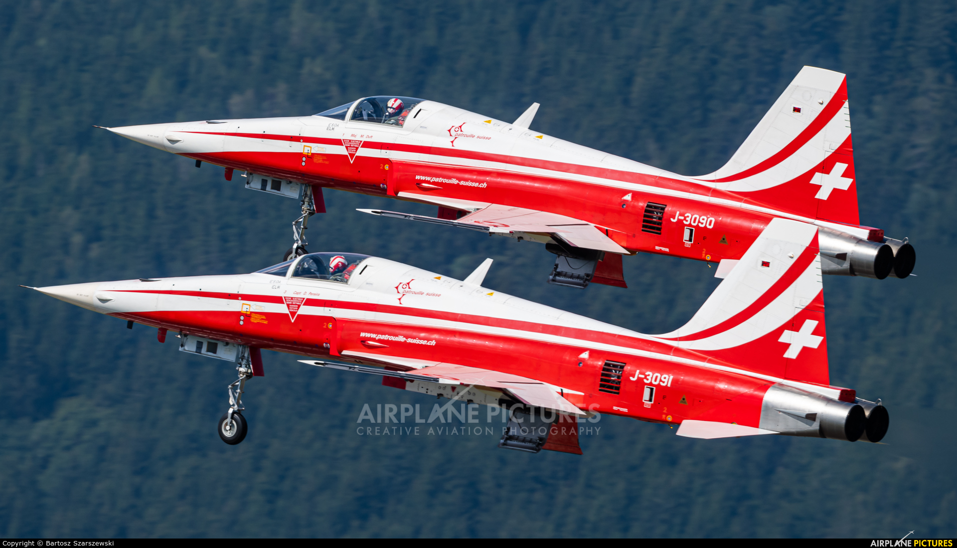 Switzerland - Air Force: Patrouille Suisse J-3090 aircraft at Zeltweg