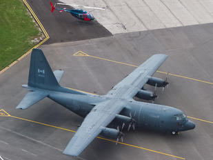 130337 - Canada - Air Force Lockheed CC-130H Hercules