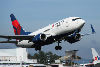 N306DQ - Delta Air Lines Boeing 737-700