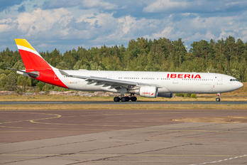 EC-LUK - Iberia Airbus A330-300