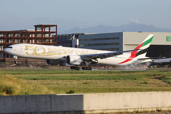 A6-EGB - Emirates Airlines Boeing 777-300ER