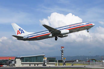 N944AN - American Airlines Boeing 737-800