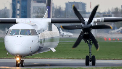 SP-EQB - LOT - Polish Airlines de Havilland Canada DHC-8-400Q / Bombardier Q400