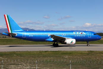 EI-DTB - Alitalia Airbus A320
