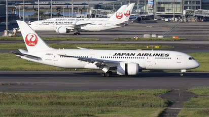 JA835J - JAL - Japan Airlines Boeing 787-8 Dreamliner