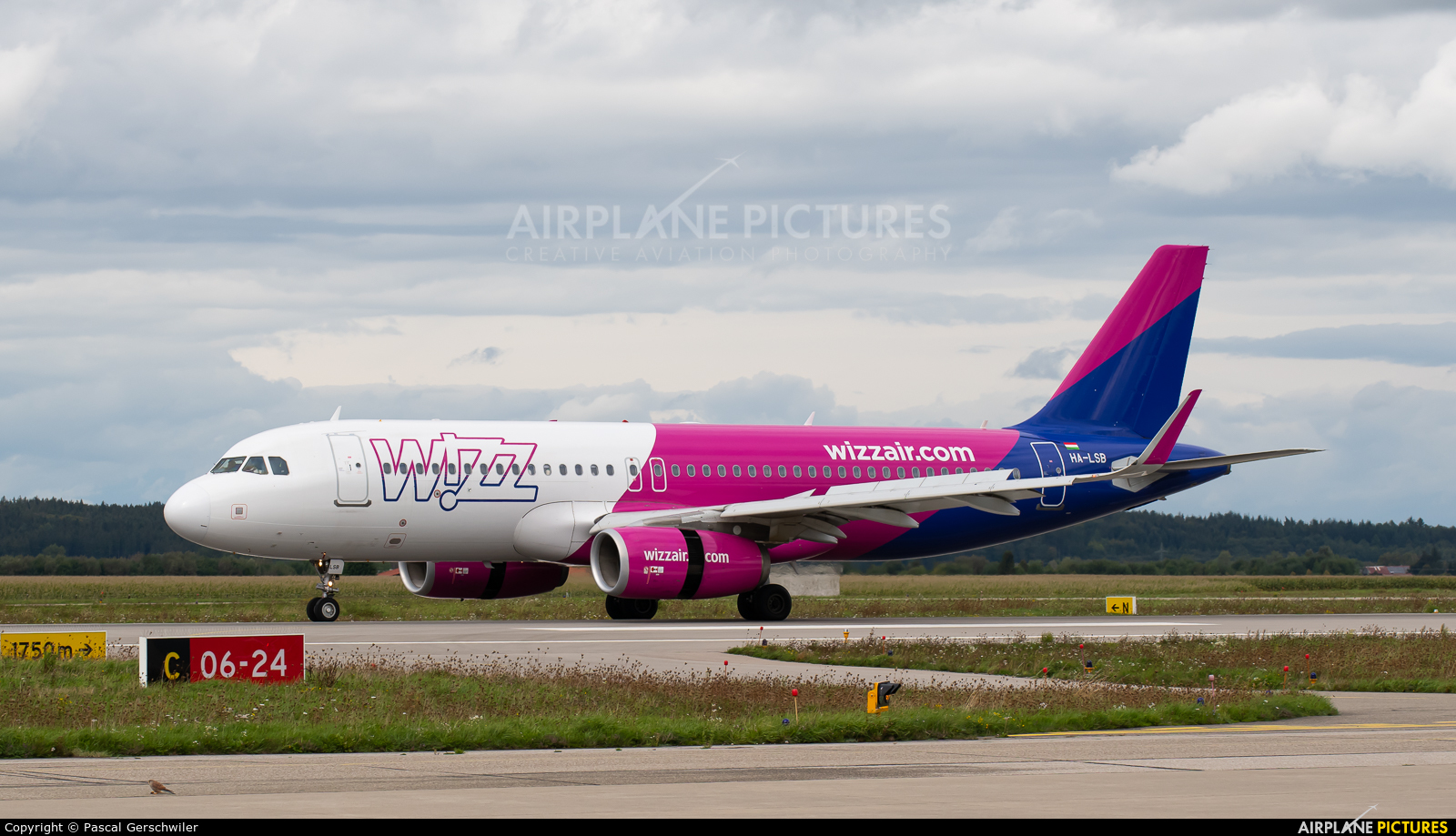 Wizz Air HA-LSB aircraft at Memmingen