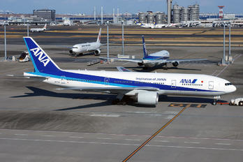 JA717A - ANA - All Nippon Airways Boeing 777-200