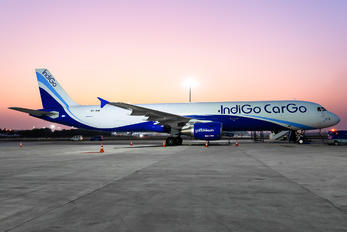 VT-IKW - IndiGo Airbus A321P2F