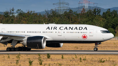 C-FNNH - Air Canada Boeing 777-200LR