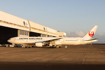 JA742J - JAL - Japan Airlines Boeing 777-300ER