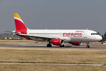 EC-LLE - Iberia Express Airbus A320