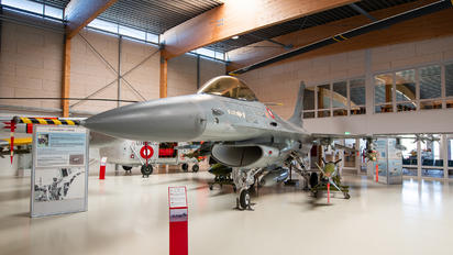 E-174 - Denmark - Air Force General Dynamics F-16AM Fighting Falcon