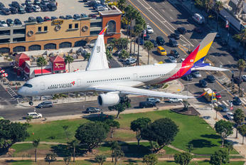 HL8383 - Asiana Airlines Airbus A350-900
