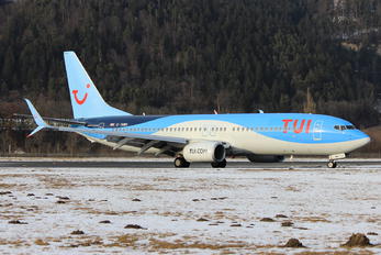 G-TAWH - TUI Airways Boeing 737-800