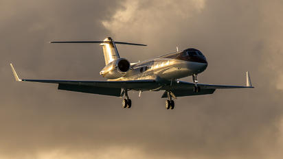 N137DR - Private Gulfstream Aerospace G-IV,  G-IV-SP, G-IV-X, G300, G350, G400, G450