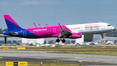 HA-LXG - Wizz Air Airbus A321