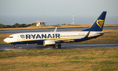 EI-GXJ - Ryanair Boeing 737-8AS