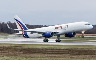 EC-NIV - Swift Air Boeing 757-223(SF)