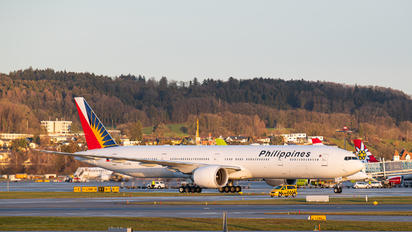 RP-C7782 - Philippines Airlines Boeing 777-300ER